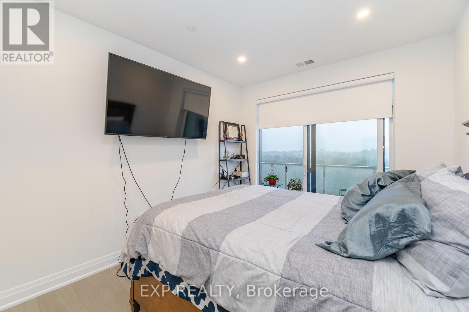 903 - 71 Wyndham Street S, Guelph, ON - Indoor Photo Showing Bedroom