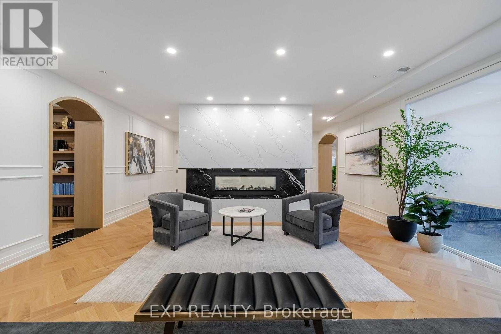 903 - 71 Wyndham Street S, Guelph, ON - Indoor