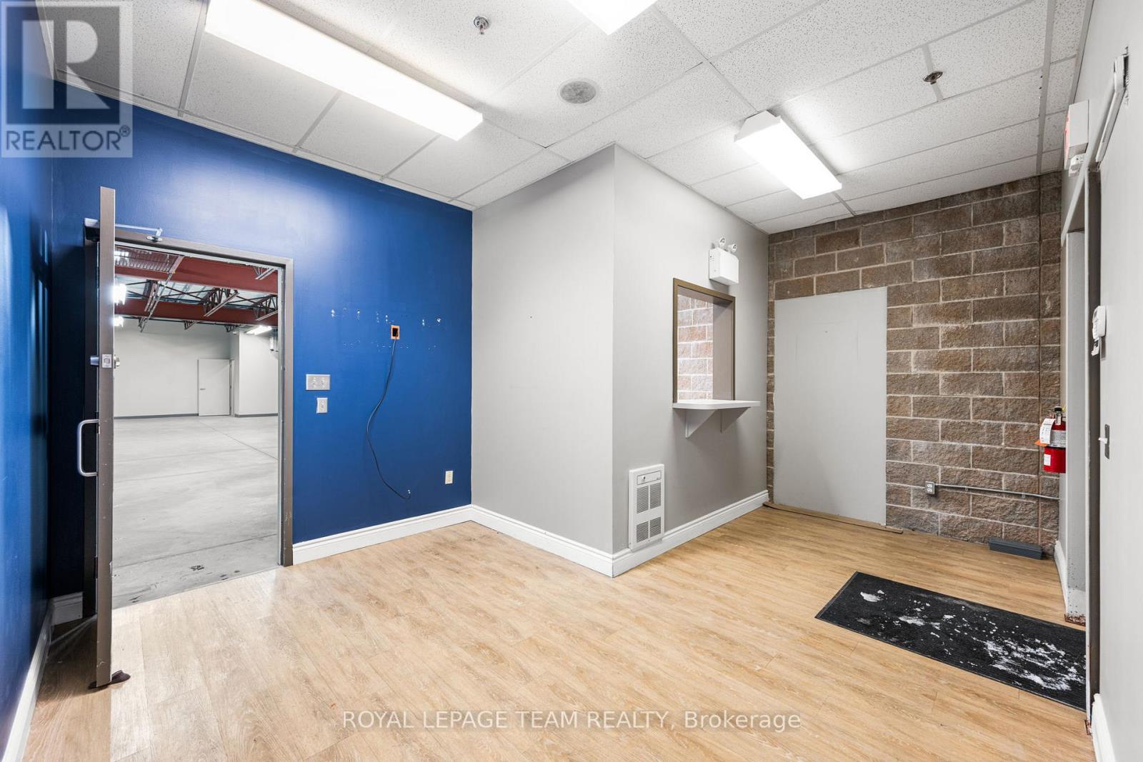 1392 Cyrville Road, Ottawa, ON