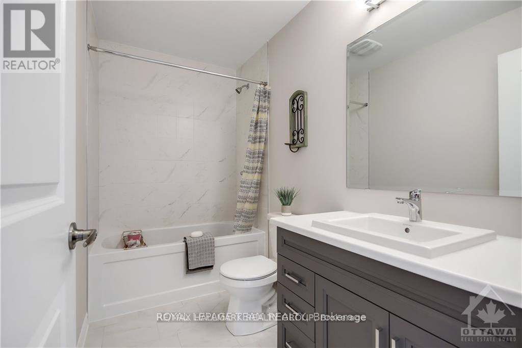 720 Expansion Road, Ottawa, ON - Indoor Photo Showing Bathroom