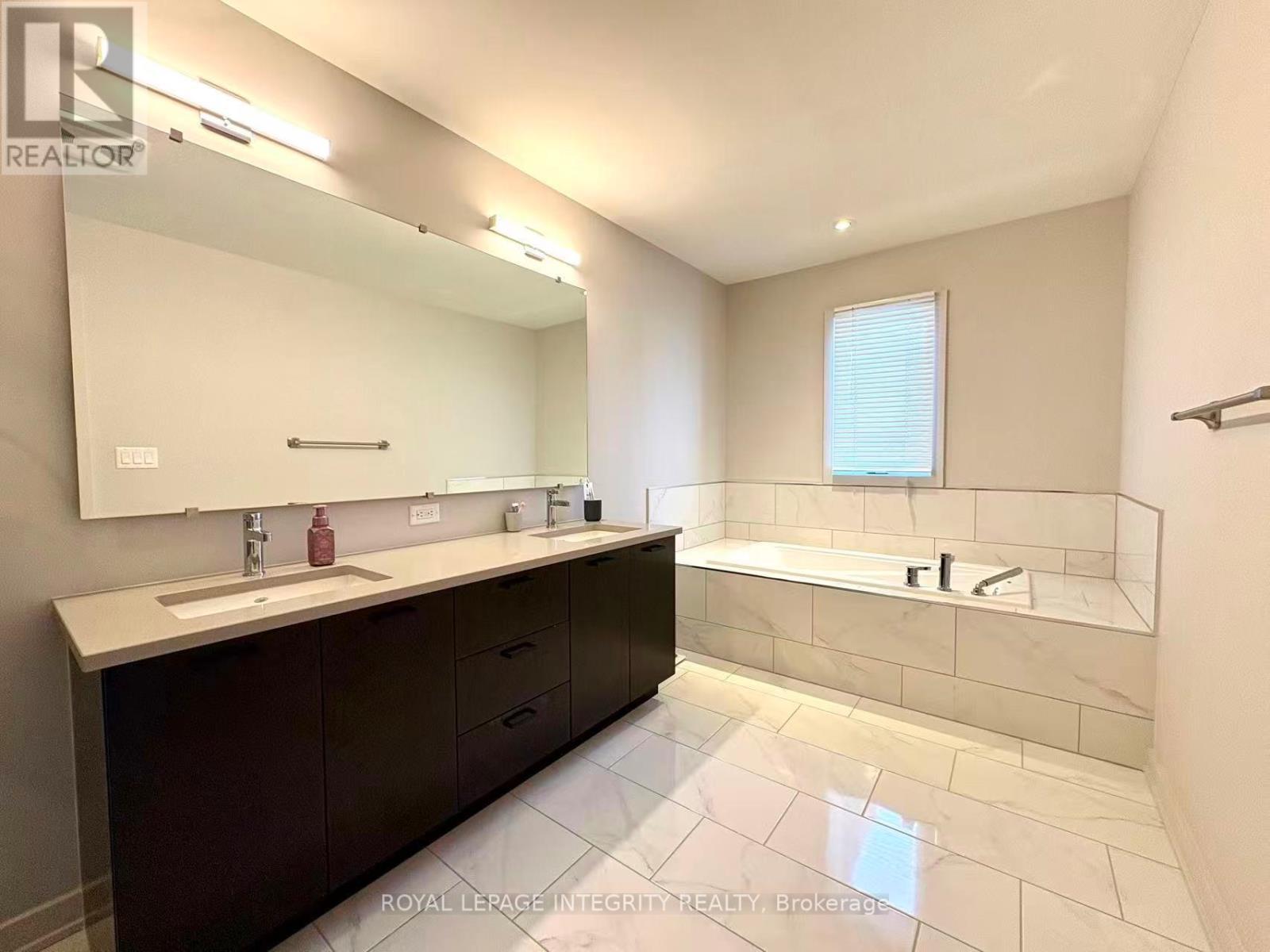 772 Solarium Avenue, Ottawa, ON - Indoor Photo Showing Bathroom
