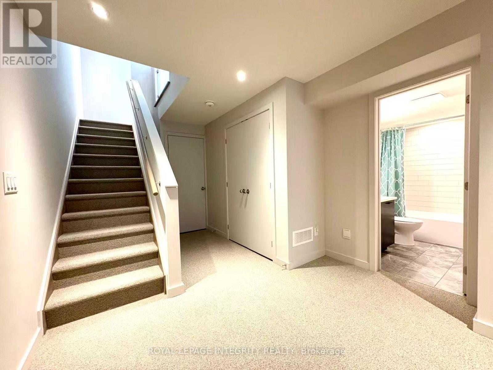 772 Solarium Avenue, Ottawa, ON - Indoor Photo Showing Other Room