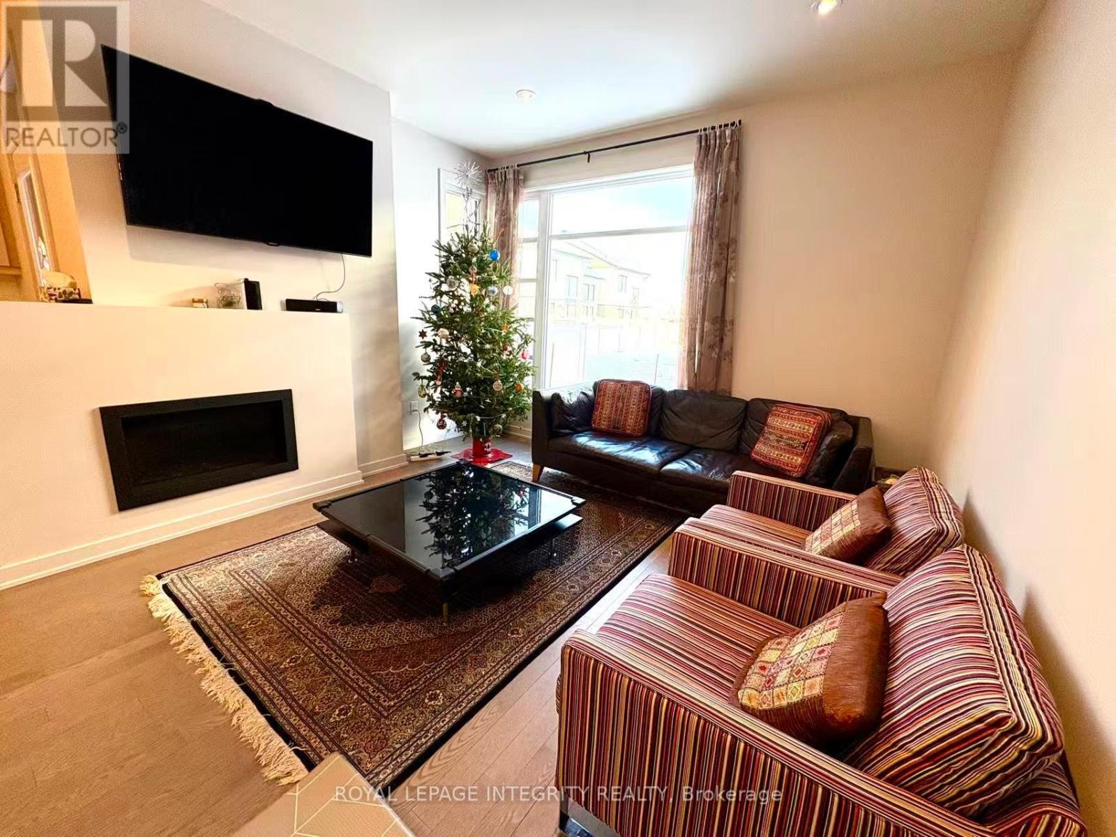 772 Solarium Avenue, Ottawa, ON - Indoor Photo Showing Living Room