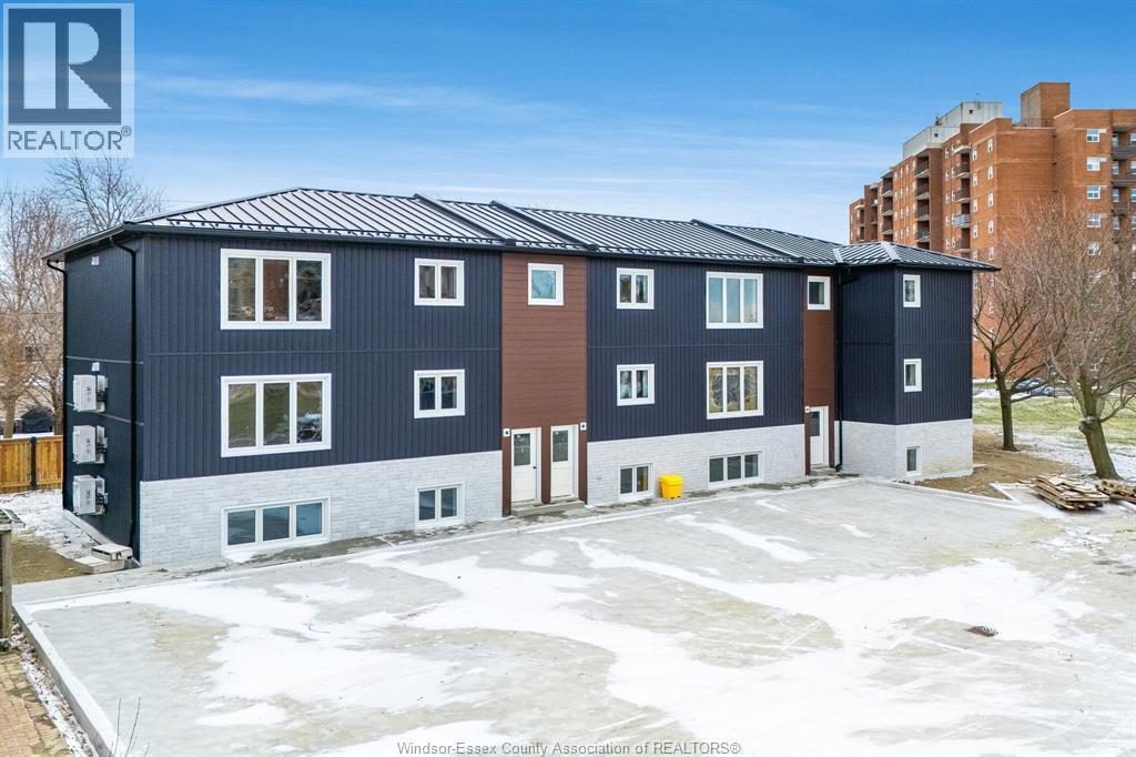 4 Bruce Avenue Unit# 4, Leamington, ON - Outdoor