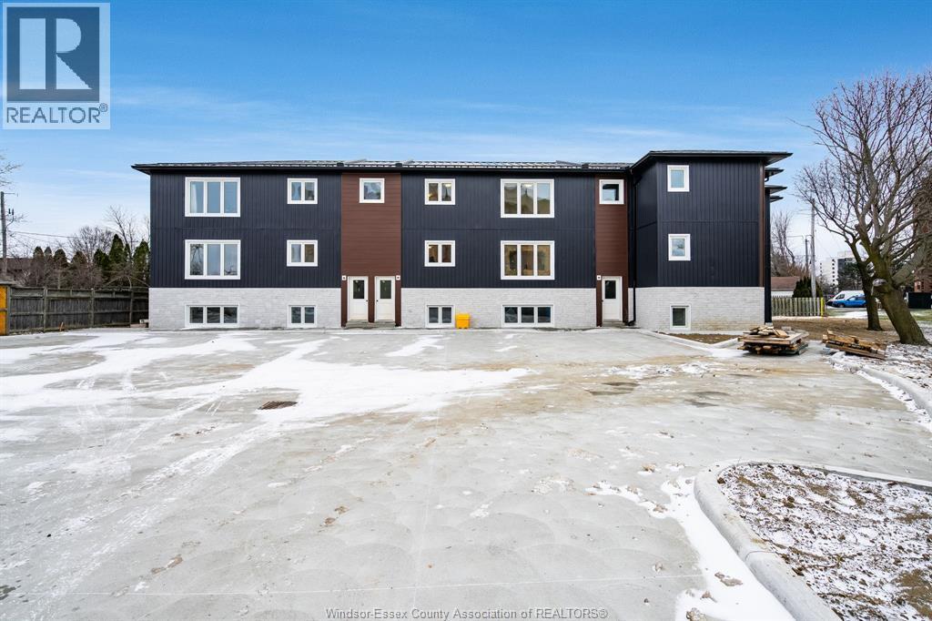 4 Bruce Avenue Unit# 4, Leamington, ON - Outdoor