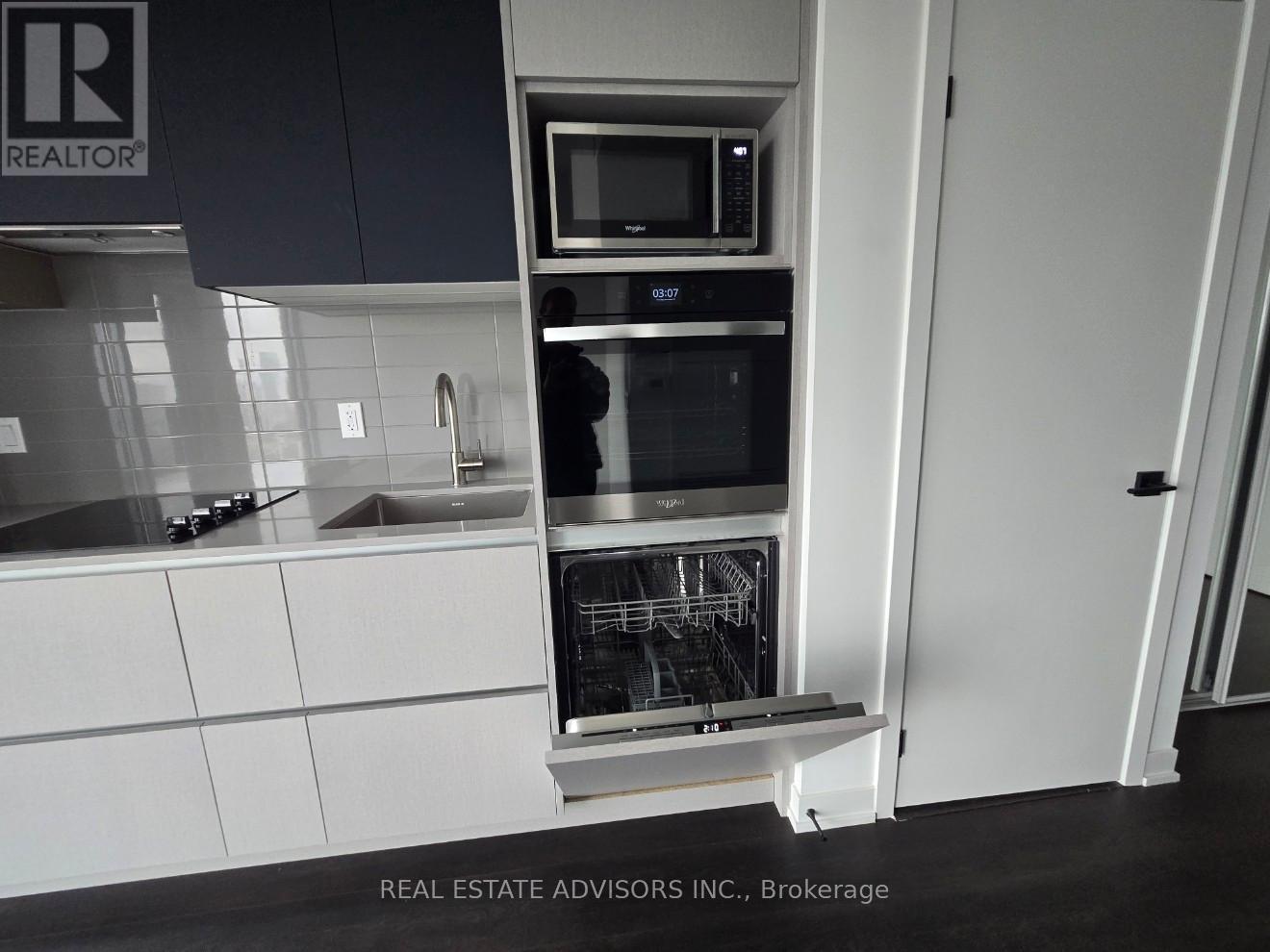 3012 - 319 Jarvis Street, Toronto, ON - Indoor Photo Showing Kitchen