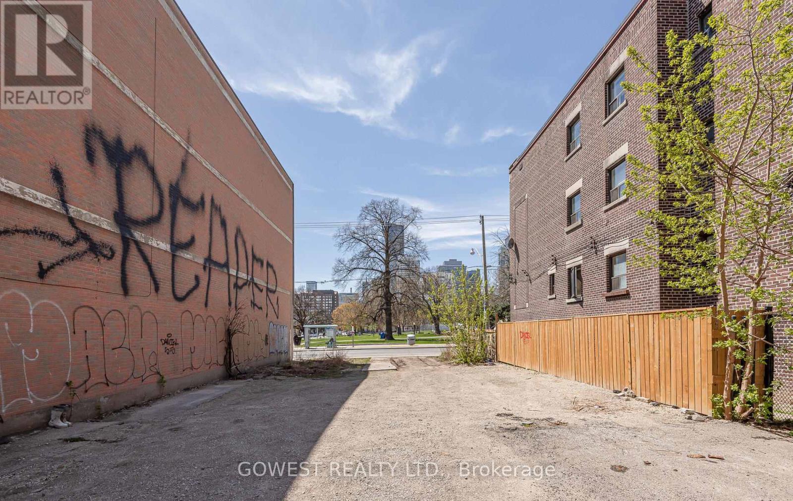 313 Sherbourne Street, Toronto, ON