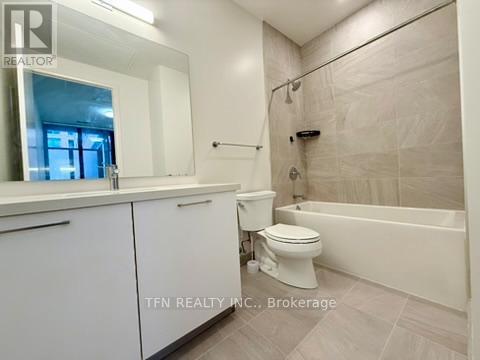 216 - 33 Frederick Todd Way N, Toronto, ON - Indoor Photo Showing Bathroom