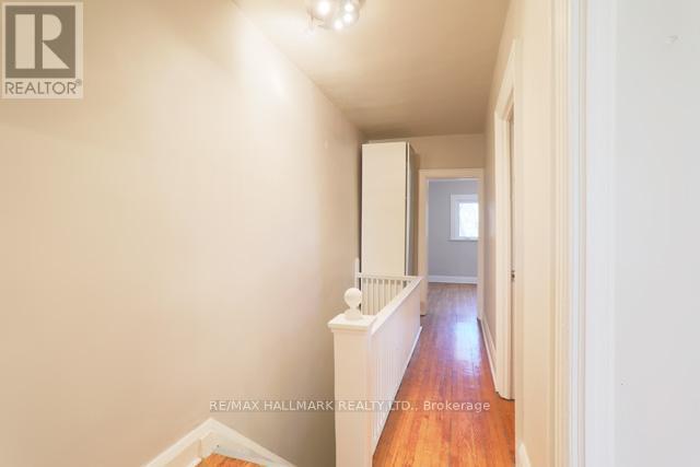 Upper - 1481 Queen Street E, Toronto, ON - Indoor Photo Showing Other Room