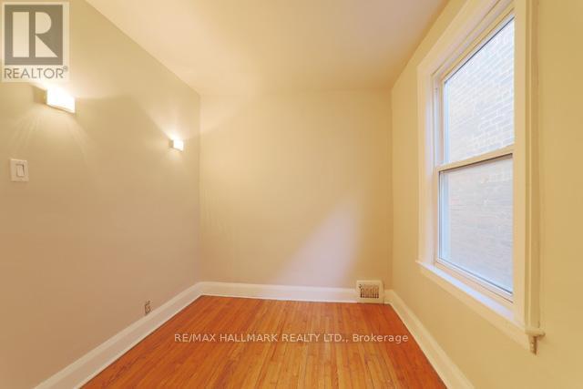 Upper - 1481 Queen Street E, Toronto, ON - Indoor Photo Showing Other Room