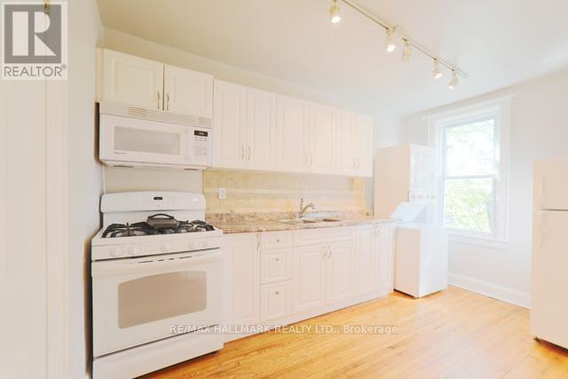 Upper - 1481 Queen Street E, Toronto, ON - Indoor Photo Showing Kitchen