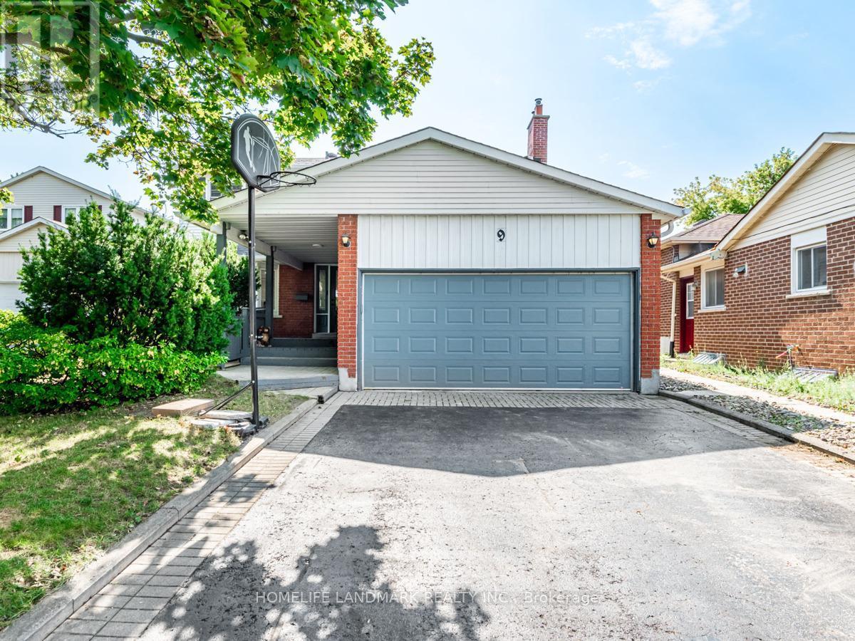 9 Eastman Crescent, Newmarket, ON - Outdoor
