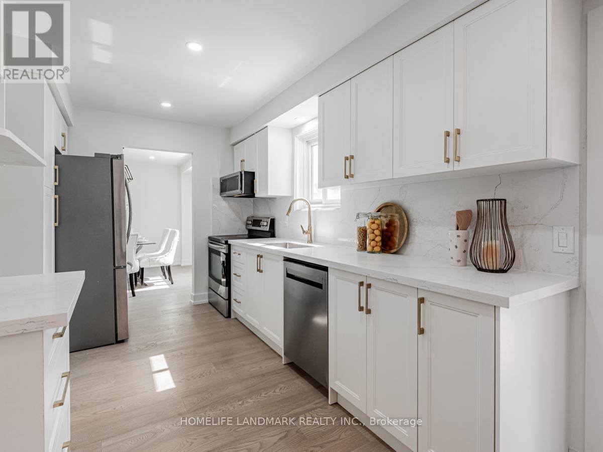 9 Eastman Crescent, Newmarket, ON - Indoor Photo Showing Kitchen