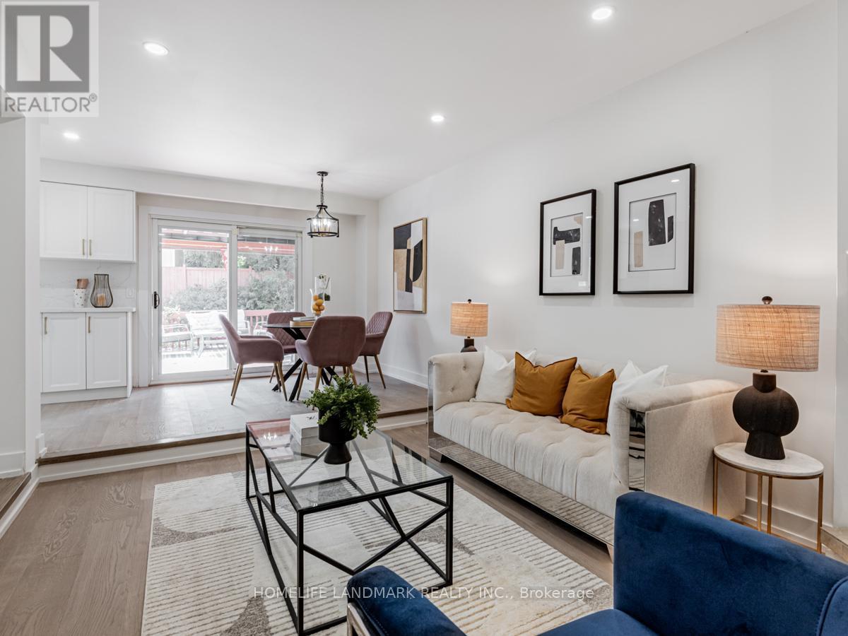 9 Eastman Crescent, Newmarket, ON - Indoor Photo Showing Living Room