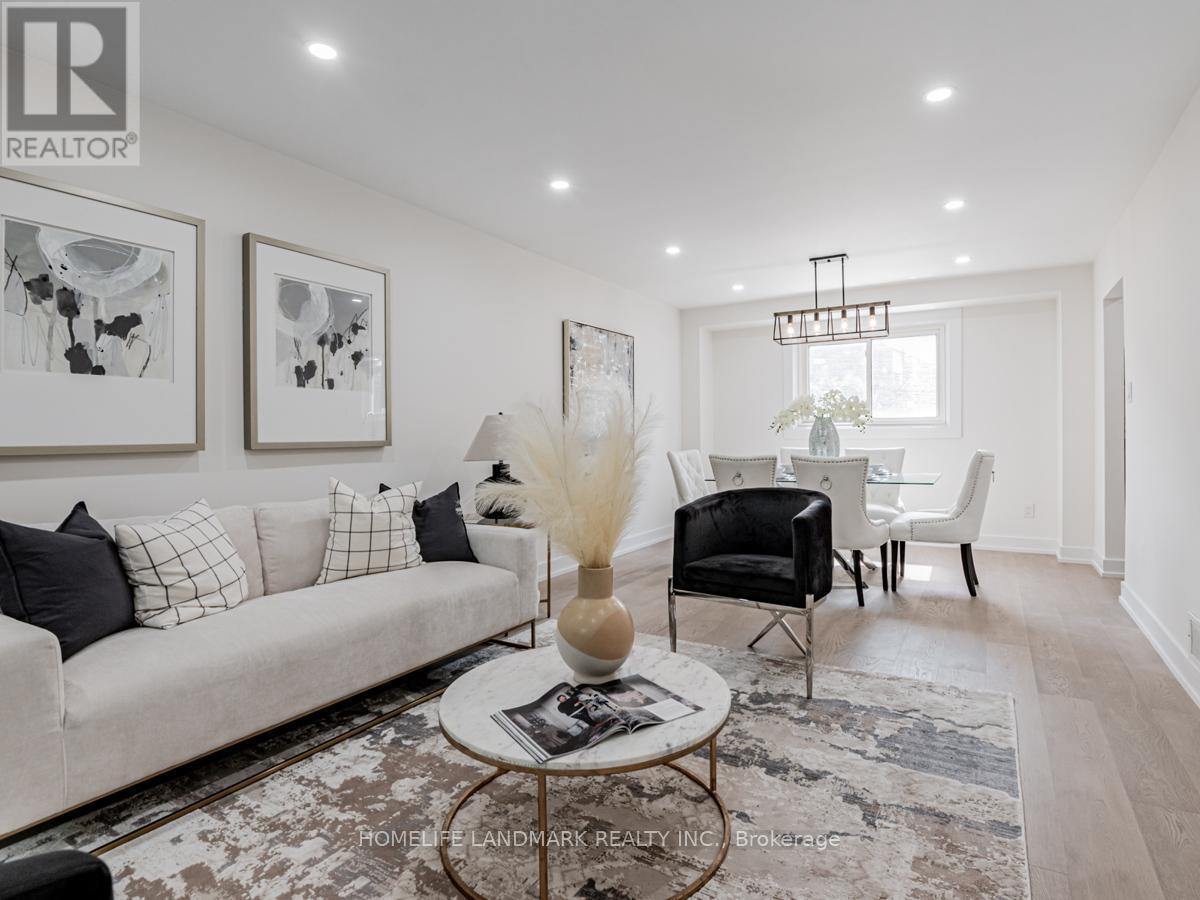 9 Eastman Crescent, Newmarket, ON - Indoor Photo Showing Living Room