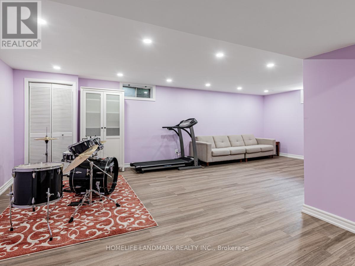 9 Eastman Crescent, Newmarket, ON - Indoor