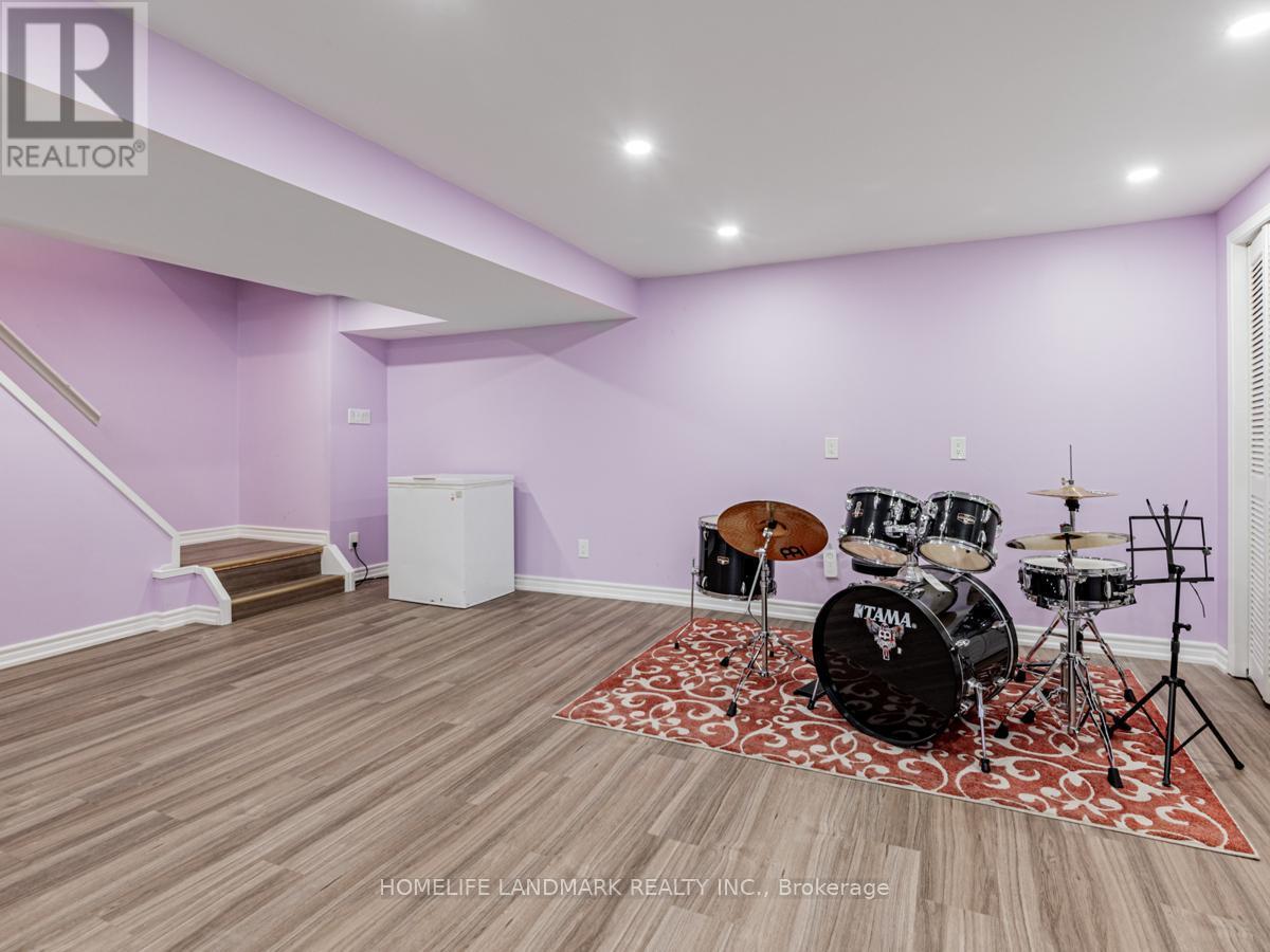 9 Eastman Crescent, Newmarket, ON - Indoor