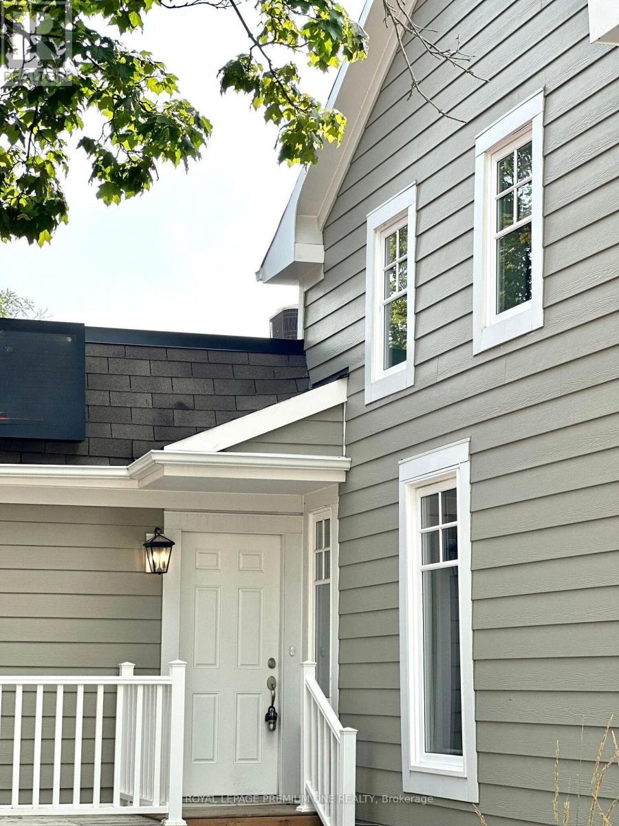 Upper - 10496 Islington Avenue, Vaughan, ON