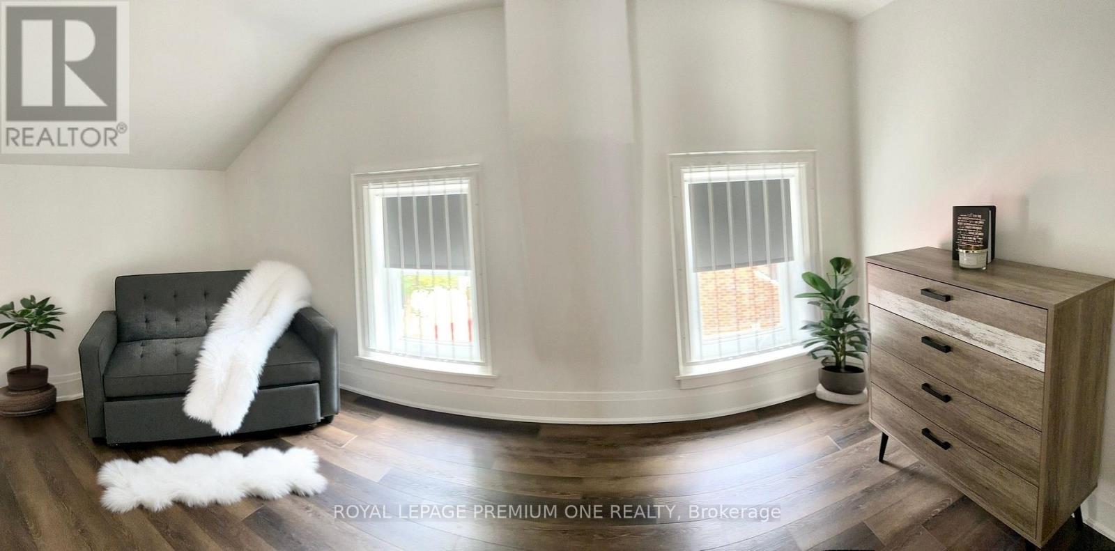 Upper - 10496 Islington Avenue, Vaughan, ON