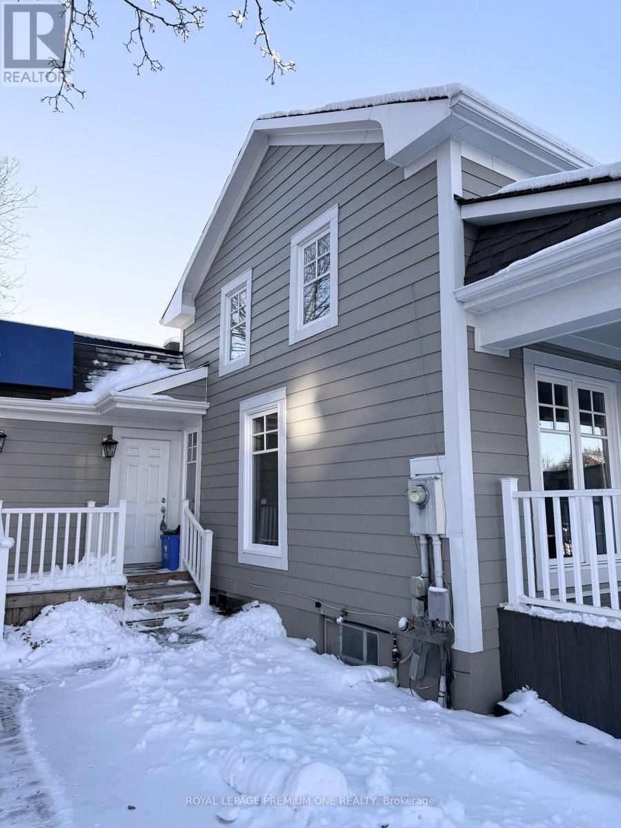 Upper - 10496 Islington Avenue, Vaughan, ON