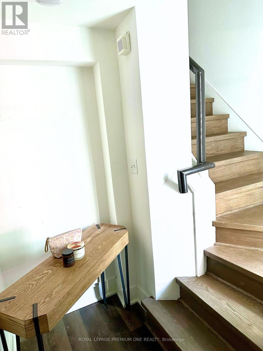 Upper - 10496 Islington Avenue, Vaughan, ON