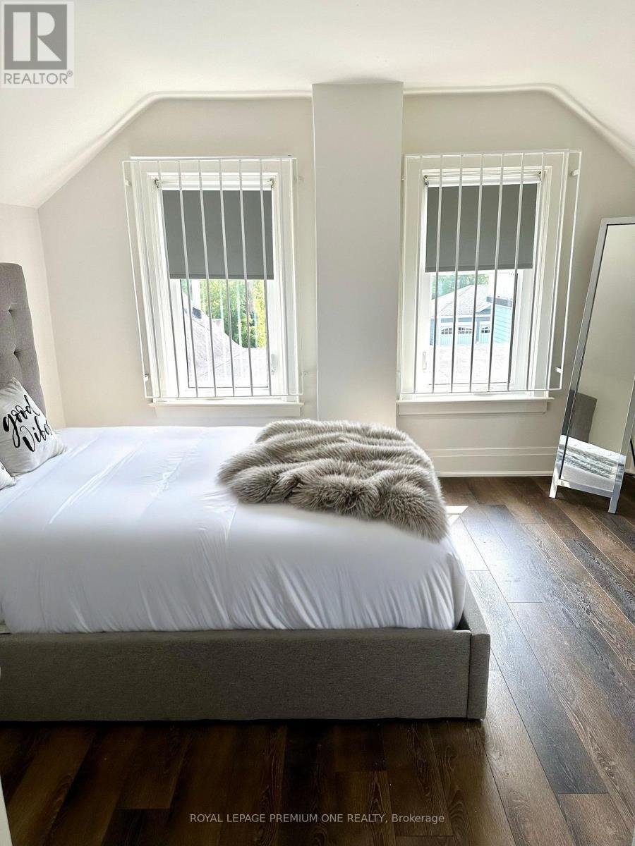 Upper - 10496 Islington Avenue, Vaughan, ON