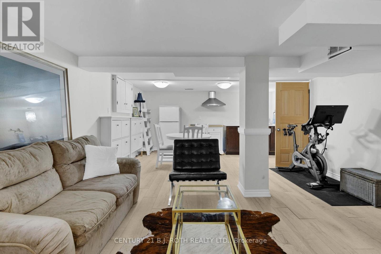 14 St Vincent Street, Barrie, ON - Indoor