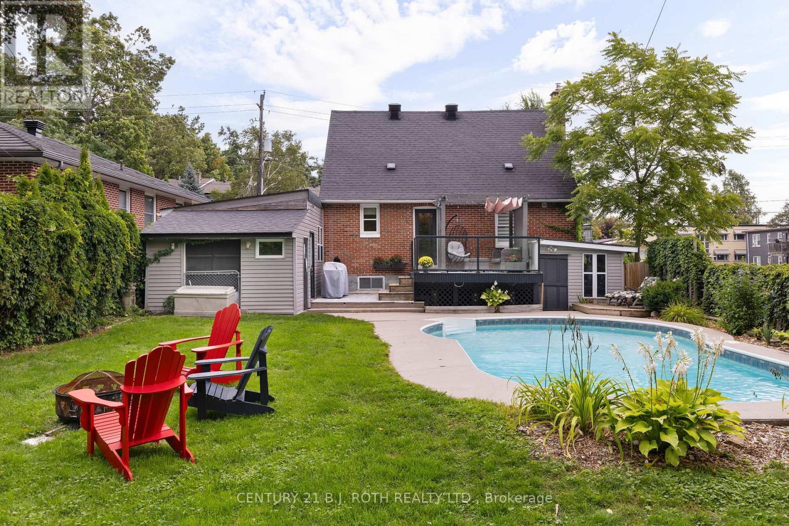 14 St Vincent Street, Barrie, ON - Outdoor With In Ground Pool With Deck Patio Veranda