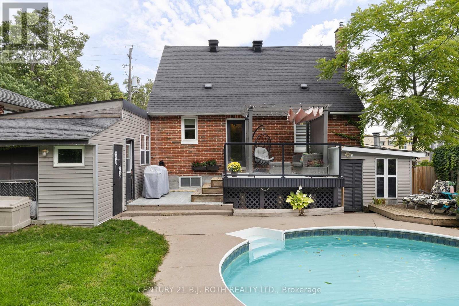 14 St Vincent Street, Barrie, ON - Outdoor With In Ground Pool With Deck Patio Veranda With Exterior