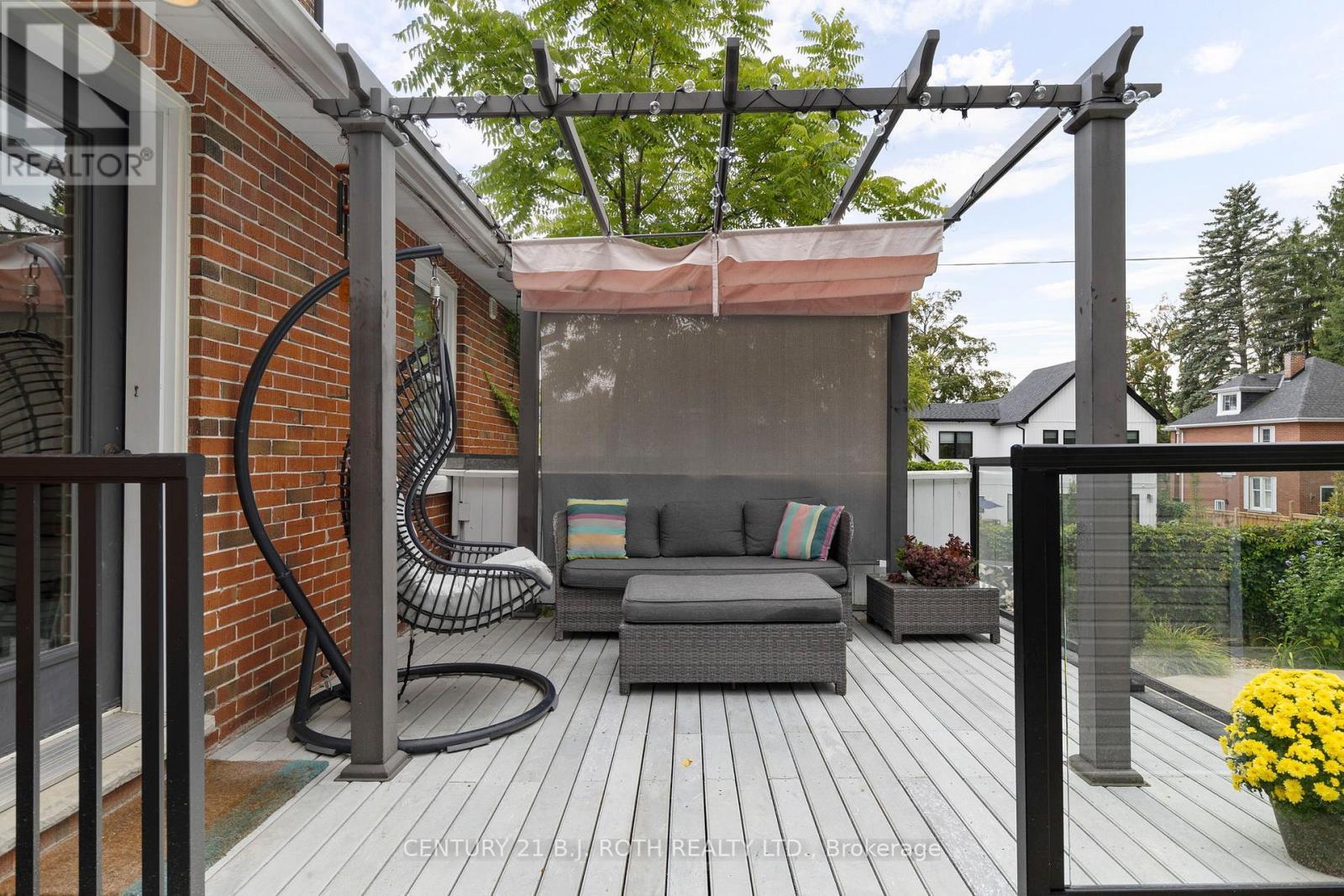 14 St Vincent Street, Barrie, ON - Outdoor With Exterior