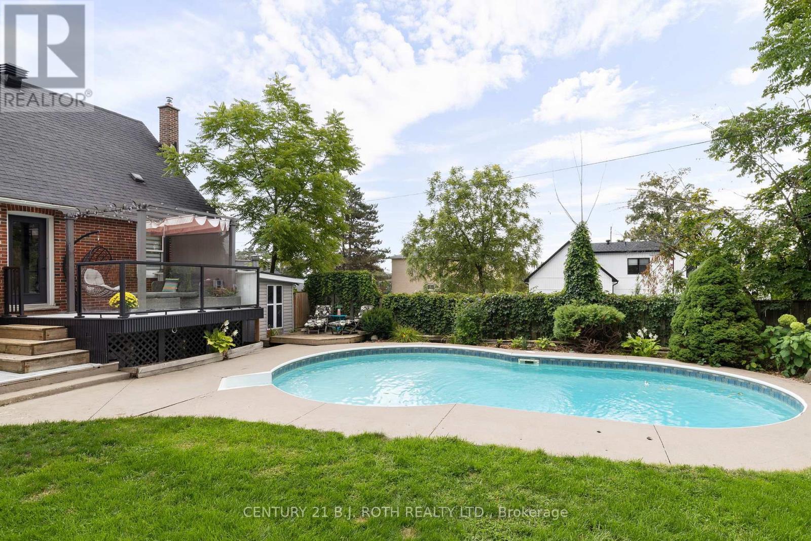 14 St Vincent Street, Barrie, ON - Outdoor With In Ground Pool With Deck Patio Veranda
