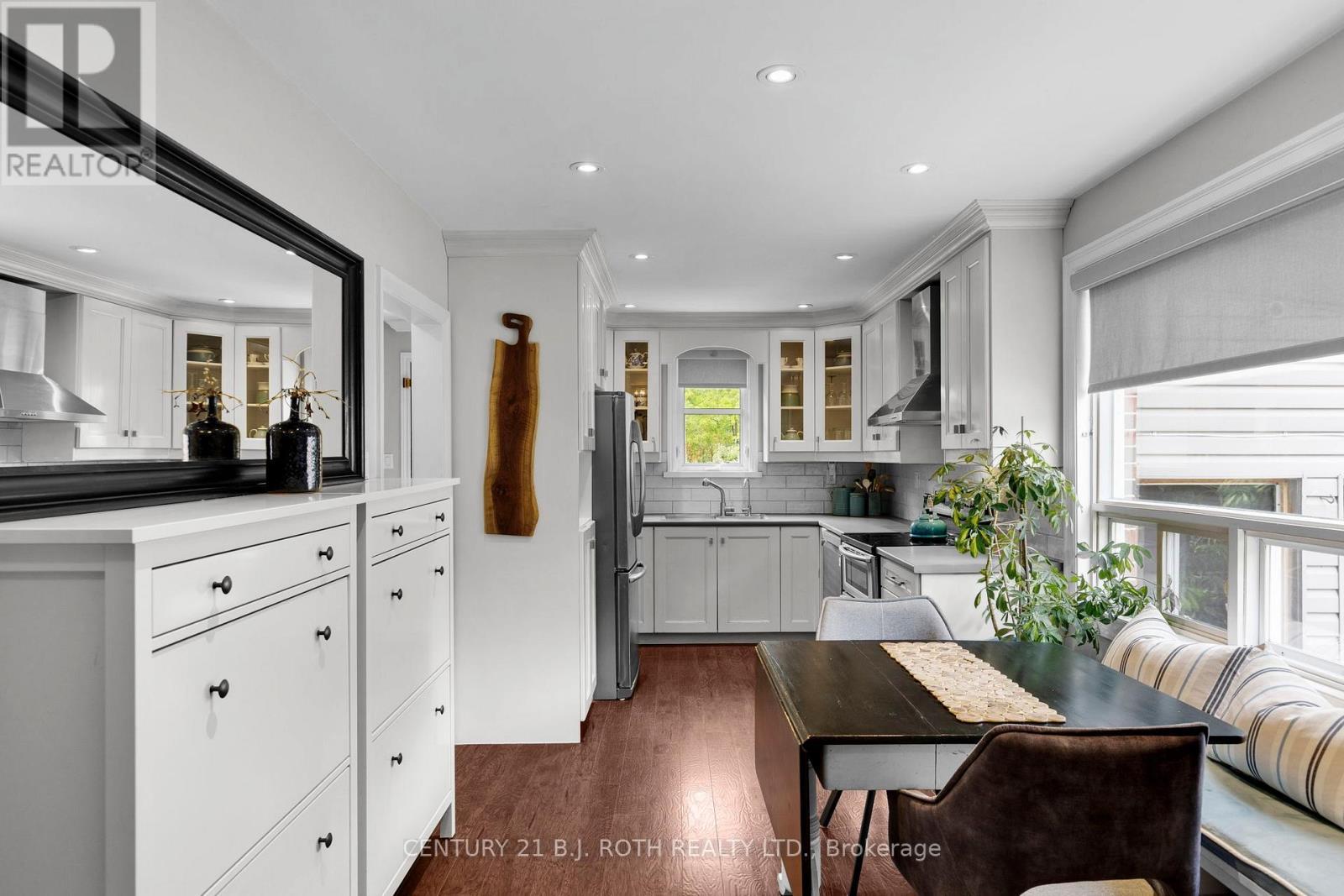 14 St Vincent Street, Barrie, ON - Indoor