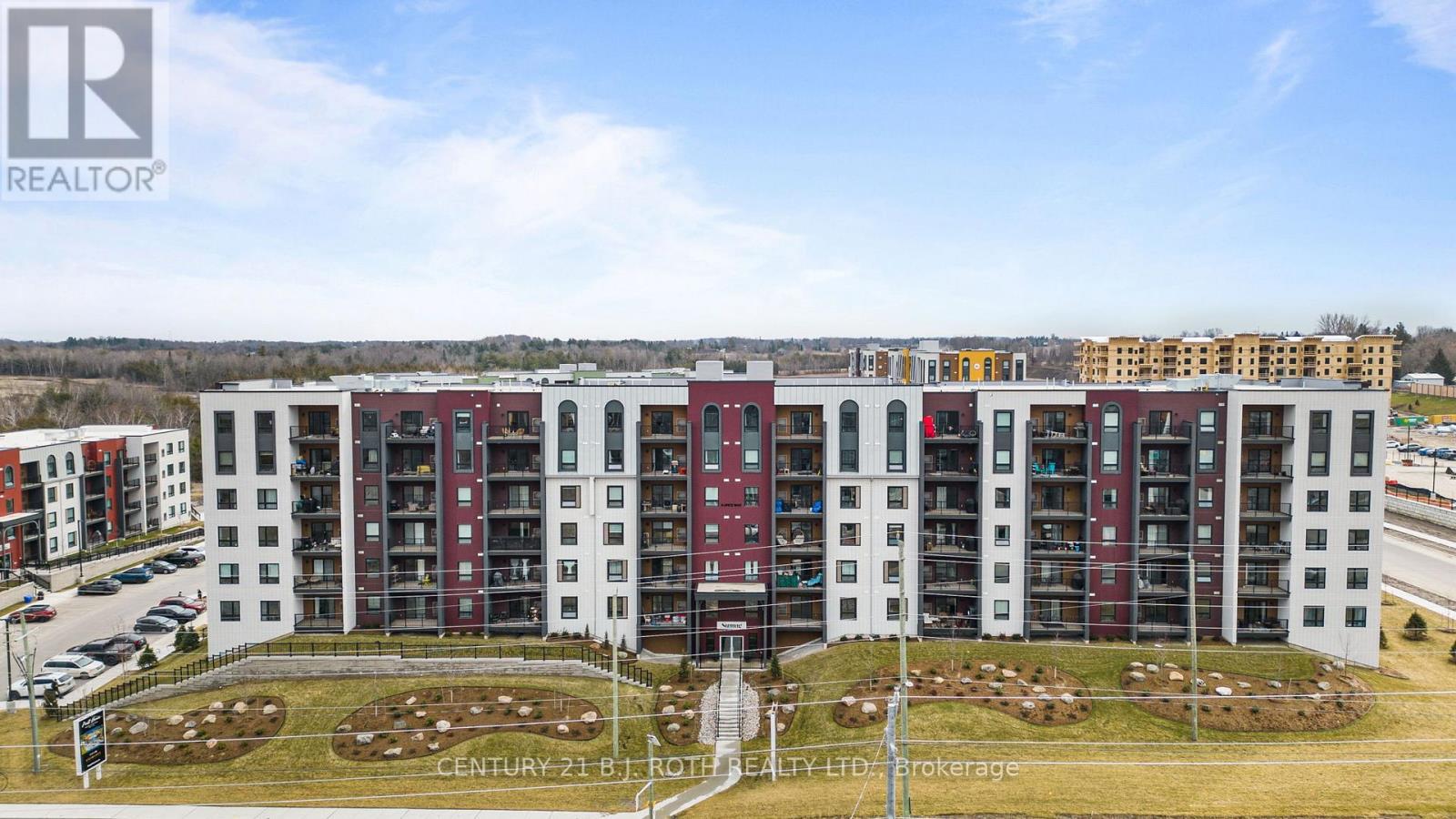 117 - 4 Spice Way, Barrie, ON - Outdoor With Facade