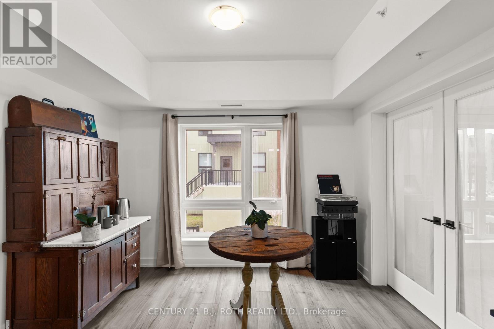 117 - 4 Spice Way, Barrie, ON - Indoor