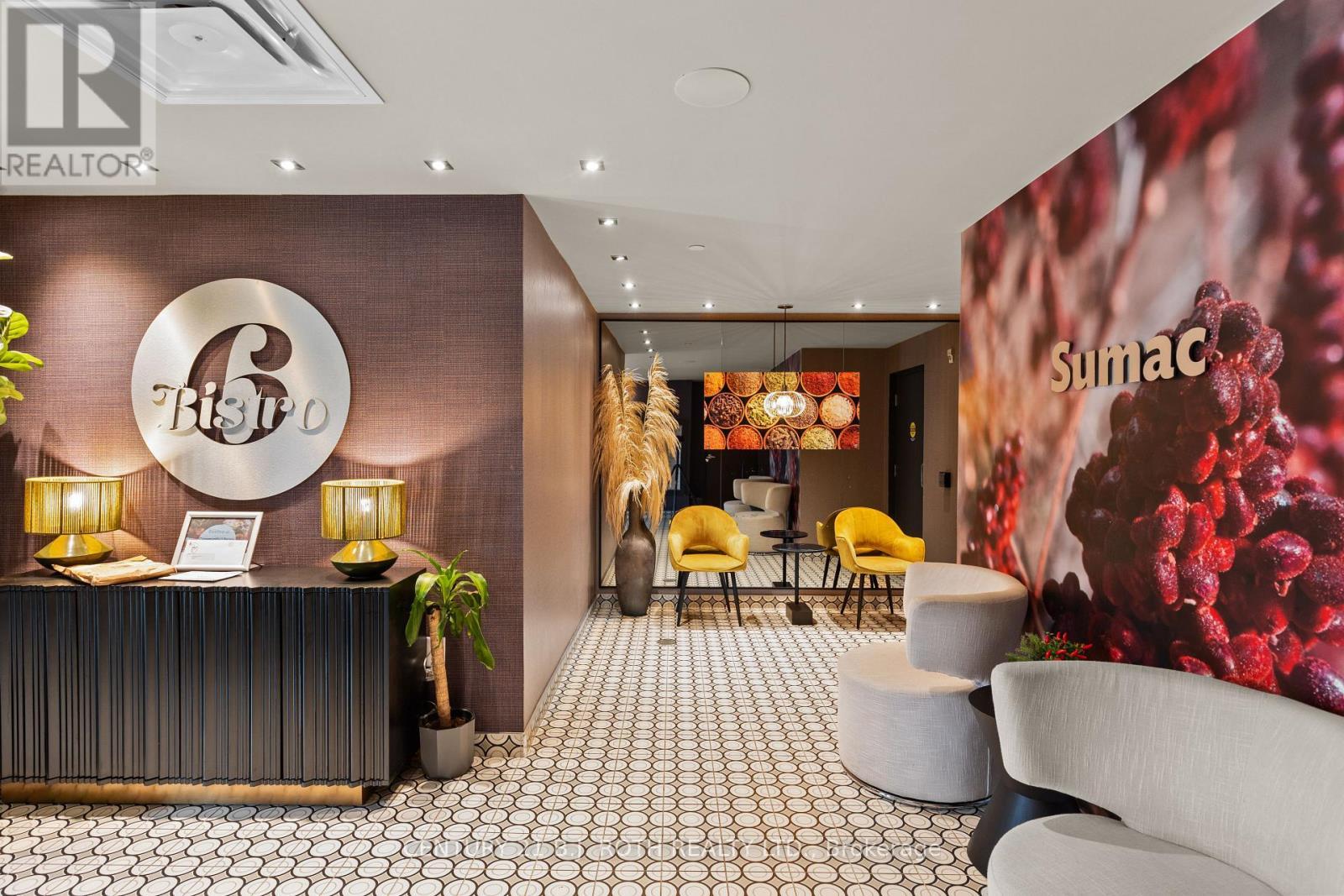 117 - 4 Spice Way, Barrie, ON - Indoor Photo Showing Other Room