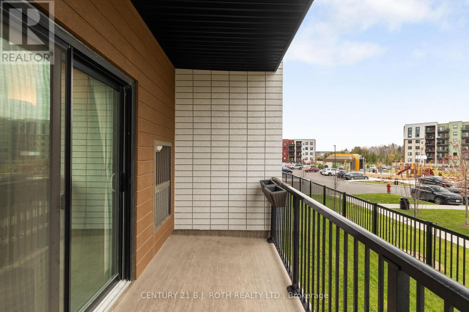 117 - 4 Spice Way, Barrie, ON - Outdoor With Balcony With Exterior