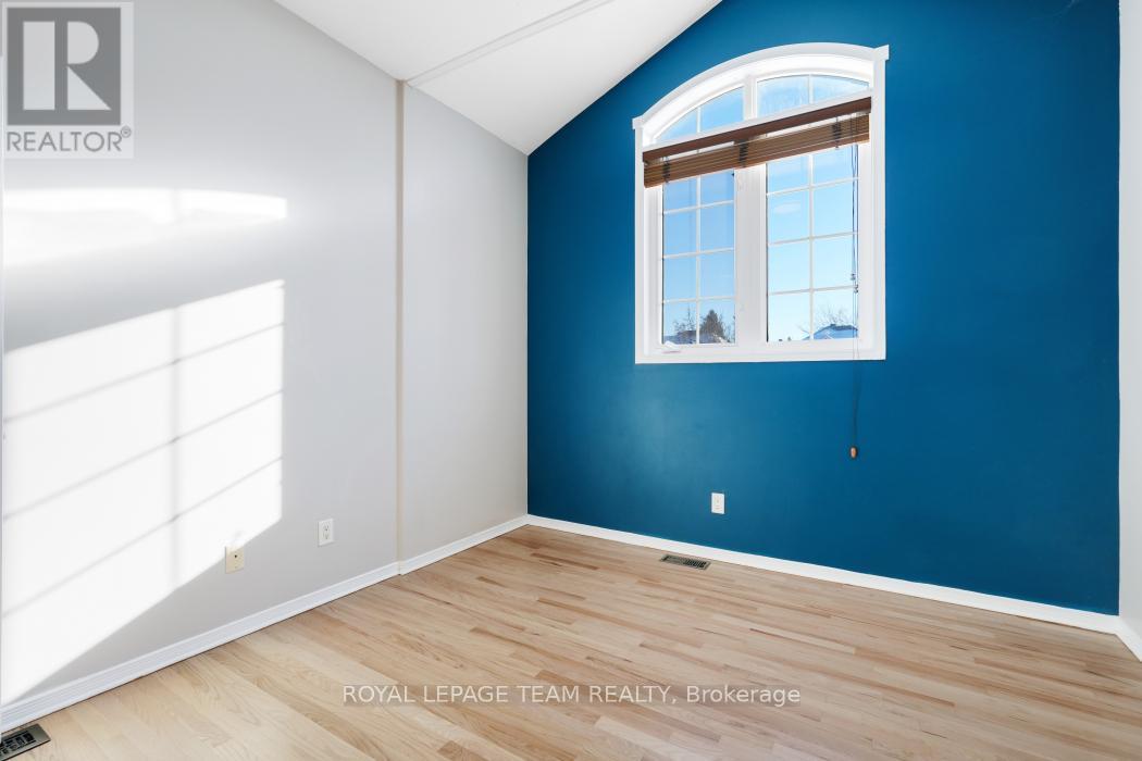 13 Grammercy Park, Ottawa, ON - Indoor Photo Showing Other Room