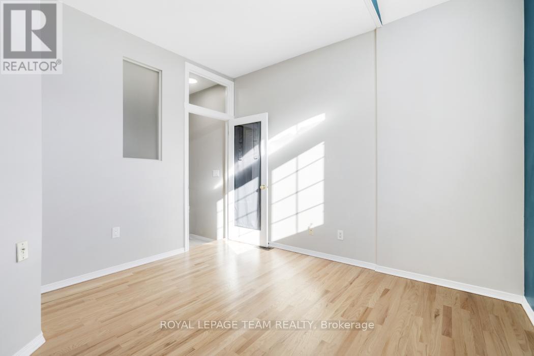 13 Grammercy Park, Ottawa, ON - Indoor Photo Showing Other Room