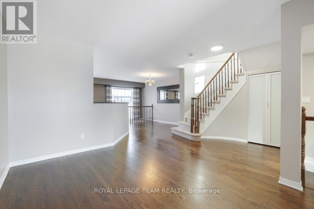 13 Grammercy Park, Ottawa, ON - Indoor Photo Showing Other Room