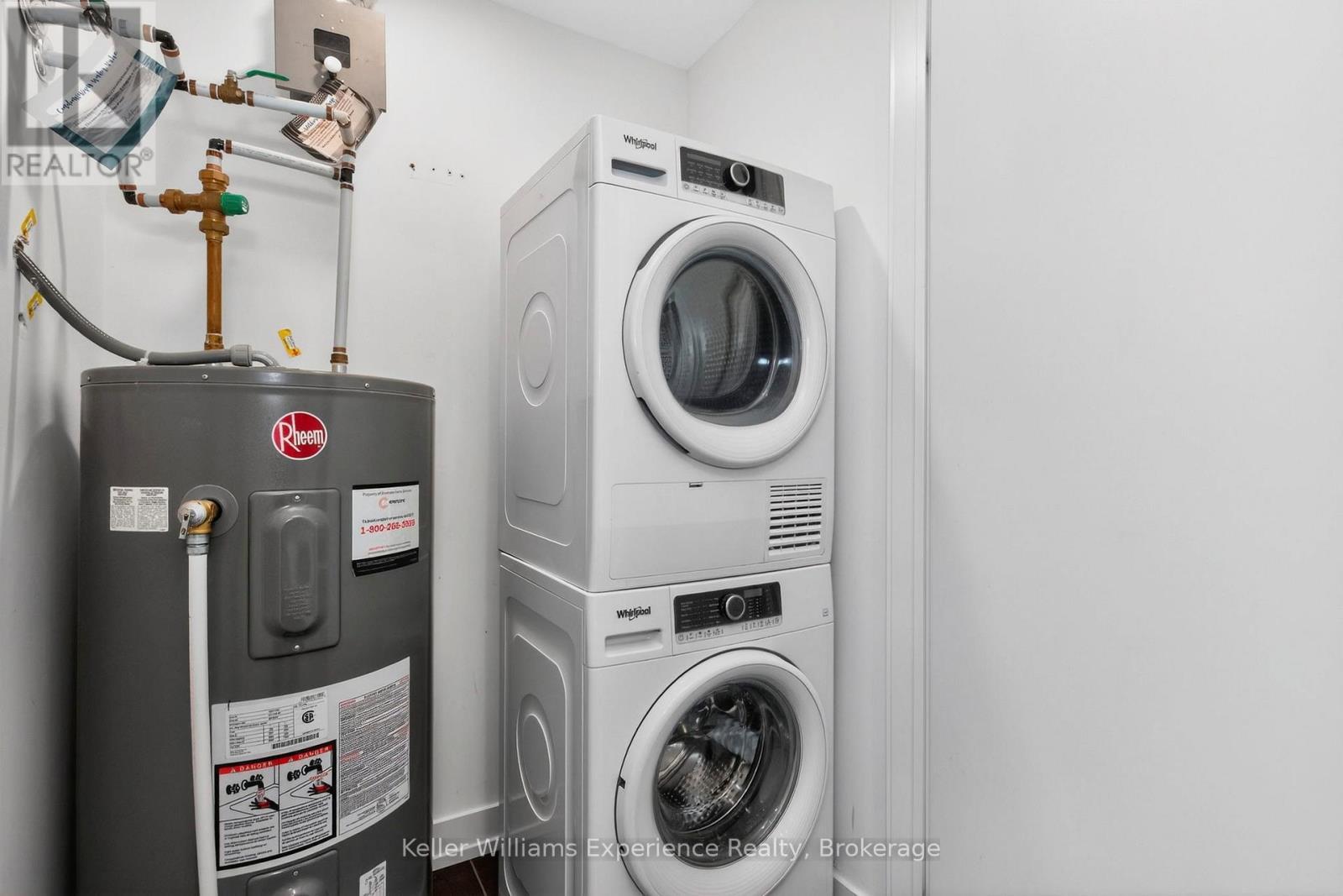 216 - 4 Spice Way, Barrie, ON - Indoor Photo Showing Laundry Room