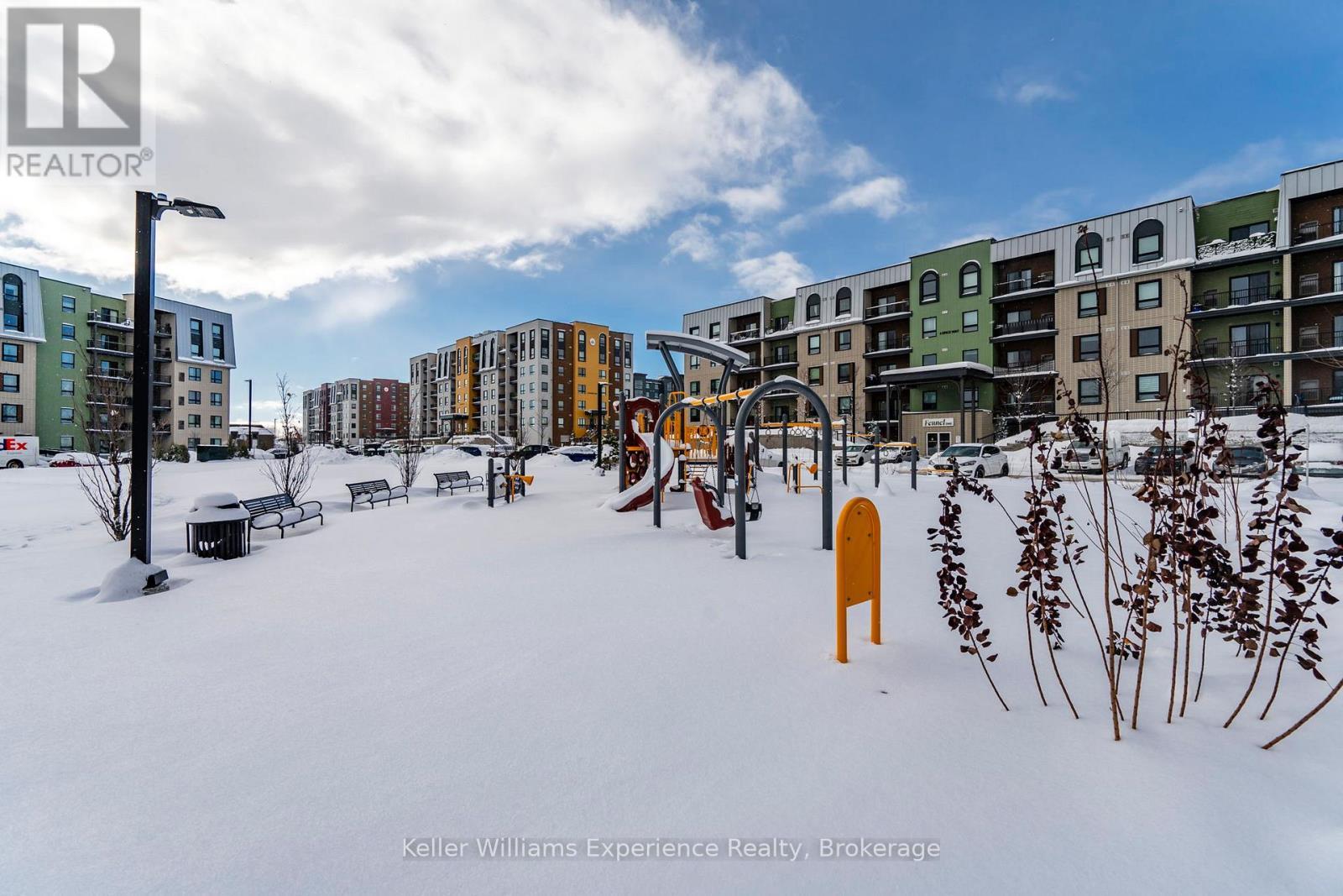 216 - 4 Spice Way, Barrie, ON - Outdoor