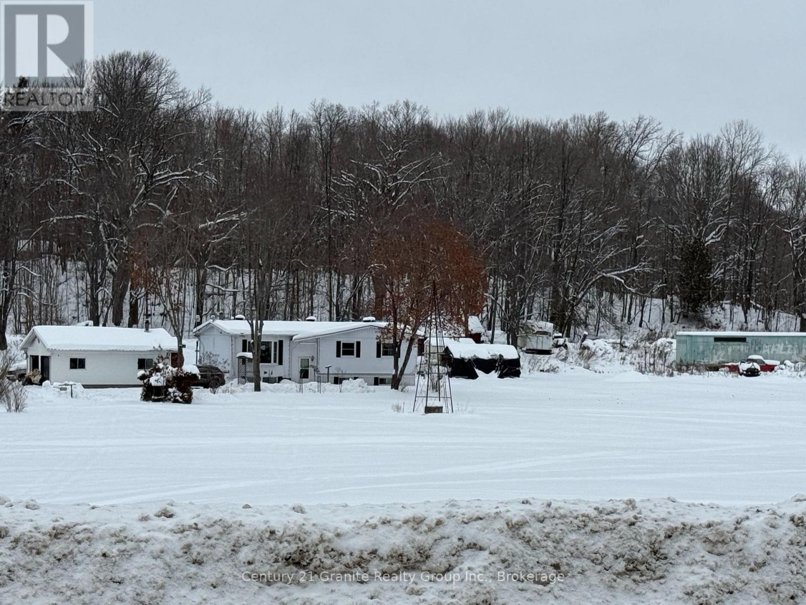 1028 Crabbe Lane, Dysart Et Al (Guilford), ON - Outdoor