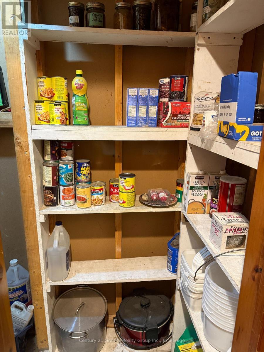 1028 Crabbe Lane, Dysart Et Al (Guilford), ON - Indoor