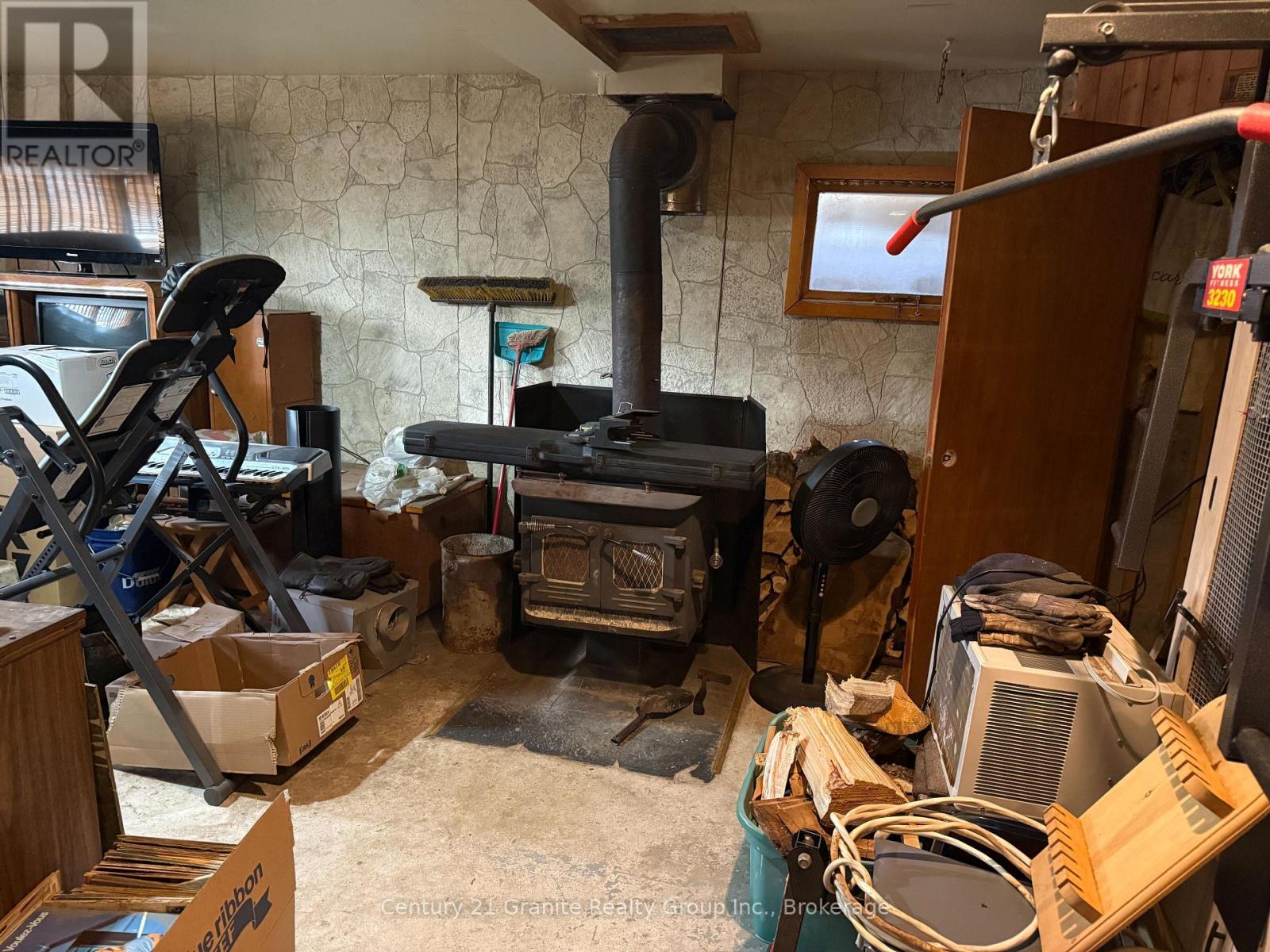 1028 Crabbe Lane, Dysart Et Al (Guilford), ON - Indoor