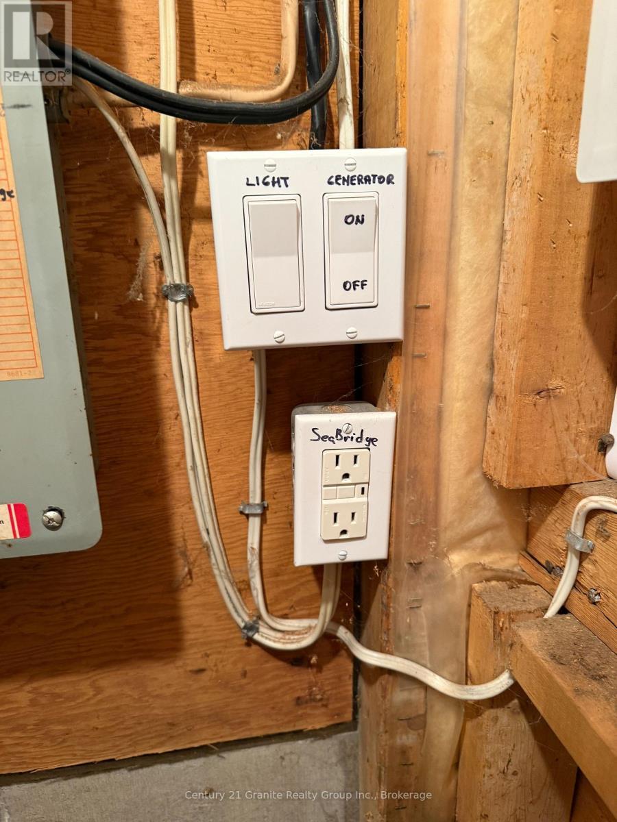 1028 Crabbe Lane, Dysart Et Al (Guilford), ON -