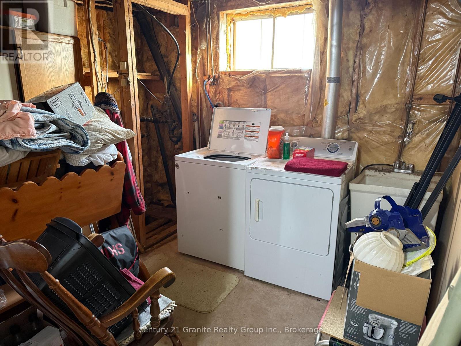1028 Crabbe Lane, Dysart Et Al (Guilford), ON - Indoor Photo Showing Laundry Room