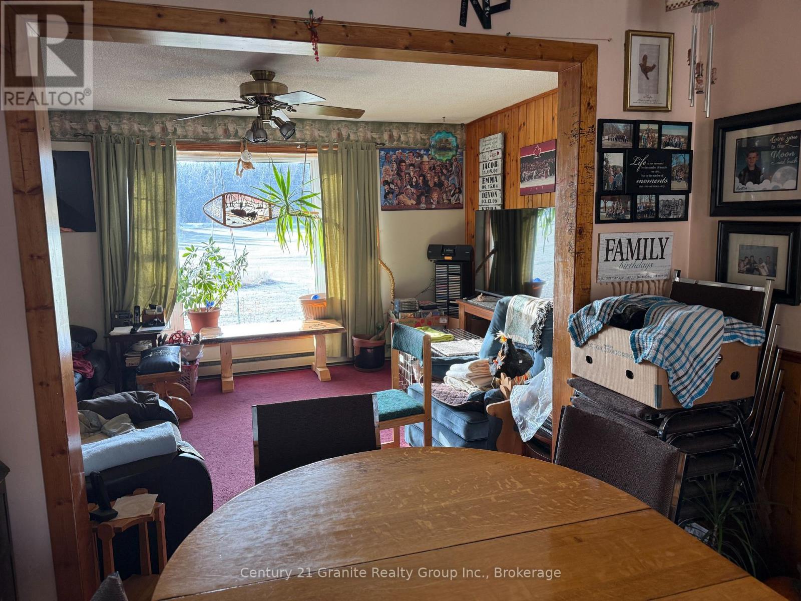 1028 Crabbe Lane, Dysart Et Al (Guilford), ON - Indoor Photo Showing Dining Room