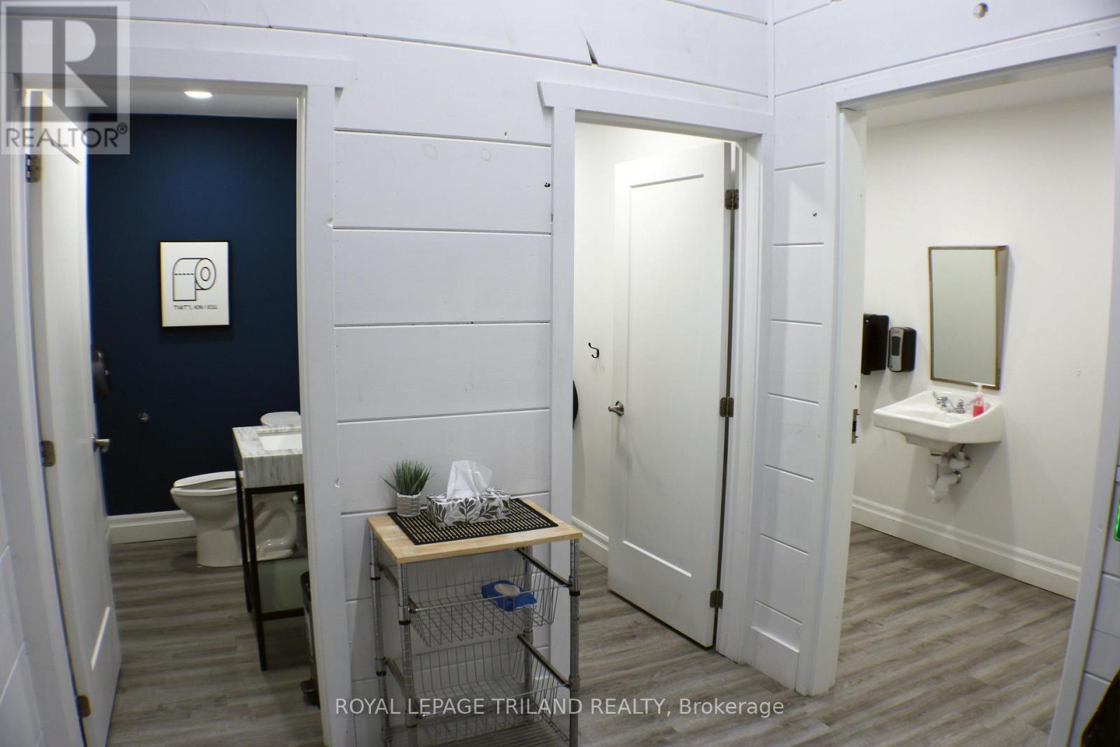 Shared Washrooms - 103 - 613 Talbot Street, St. Thomas, ON