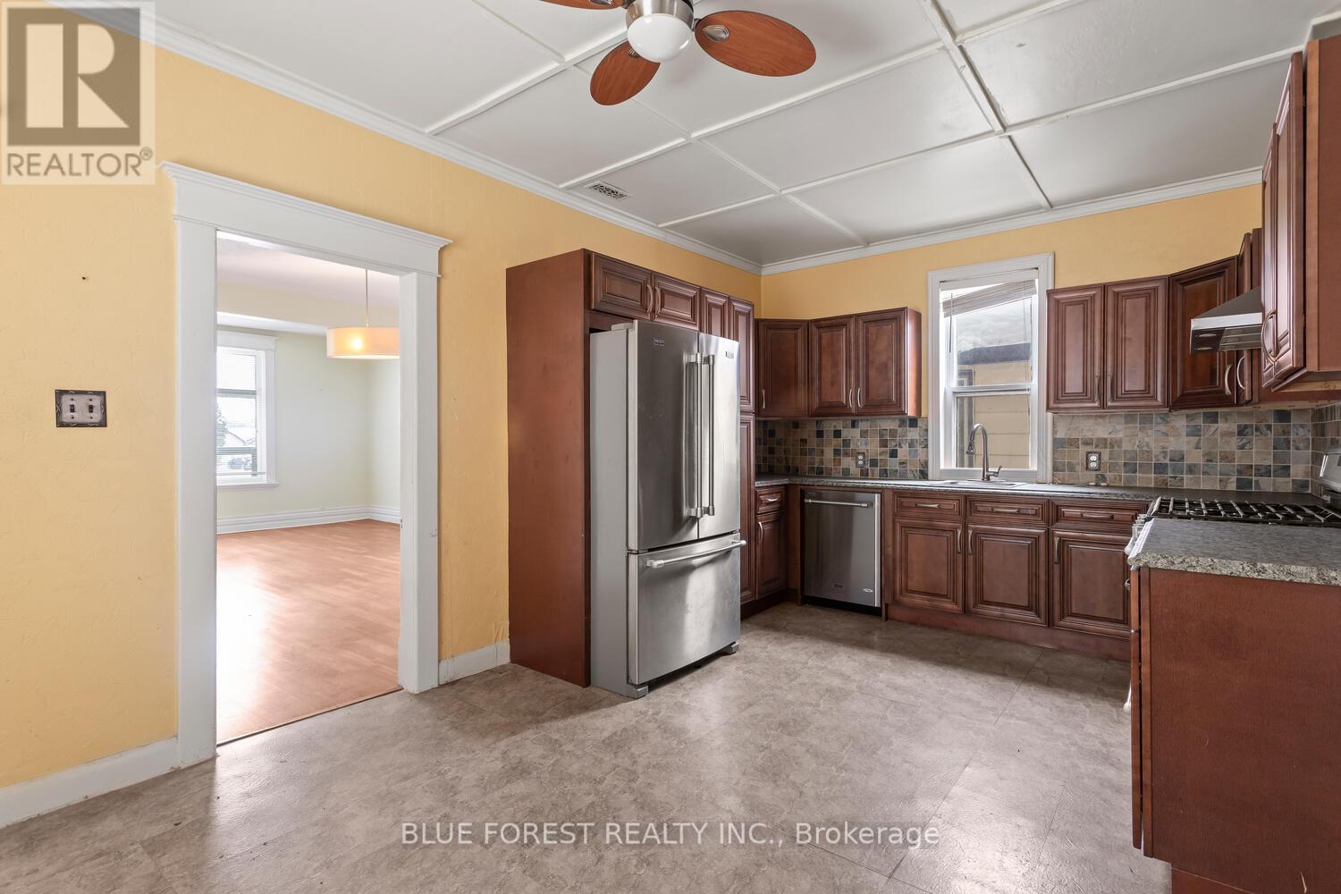 392 Spruce Street, London East (East H), ON - Indoor Photo Showing Kitchen