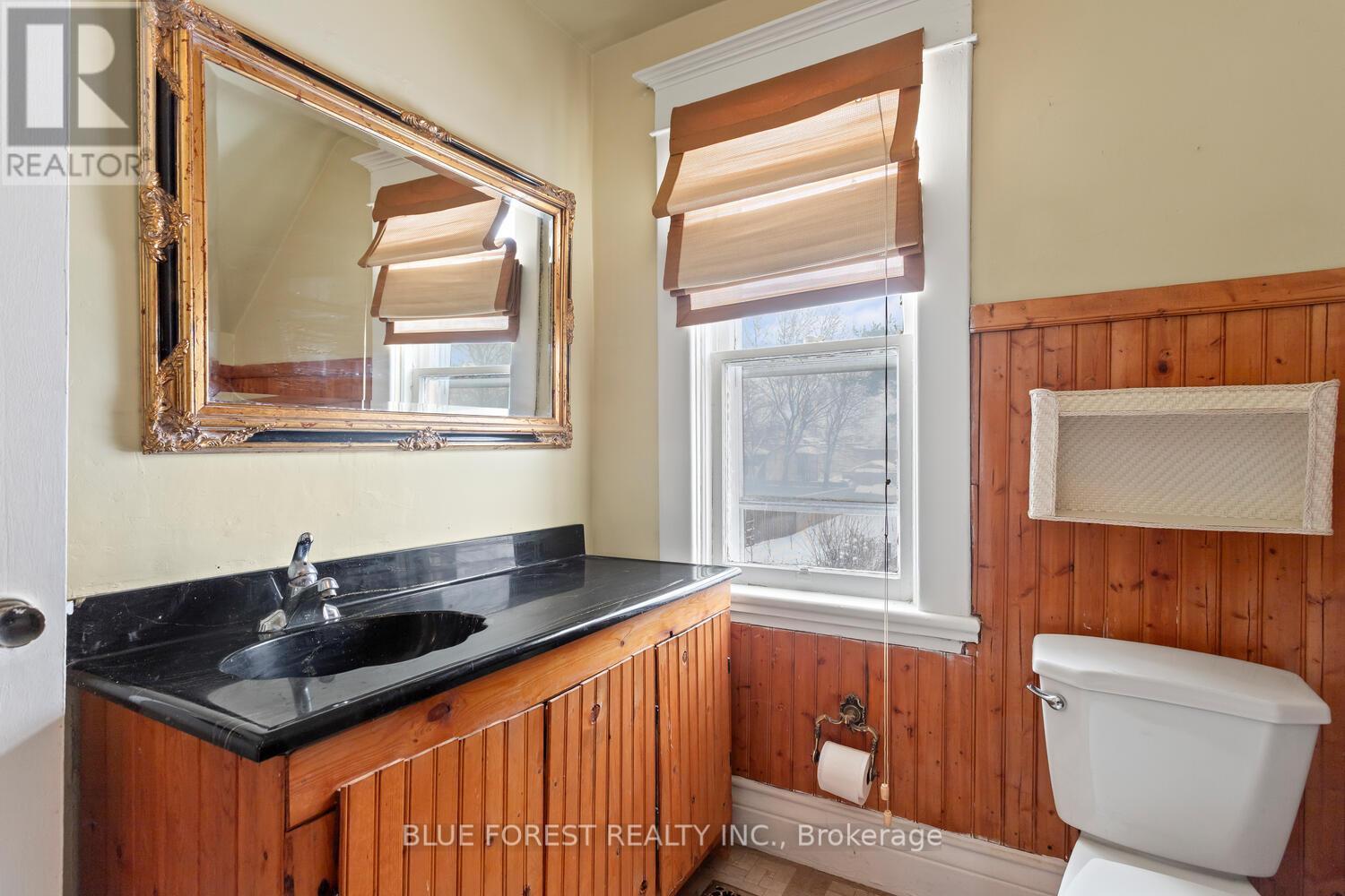 392 Spruce Street, London East (East H), ON - Indoor Photo Showing Bathroom
